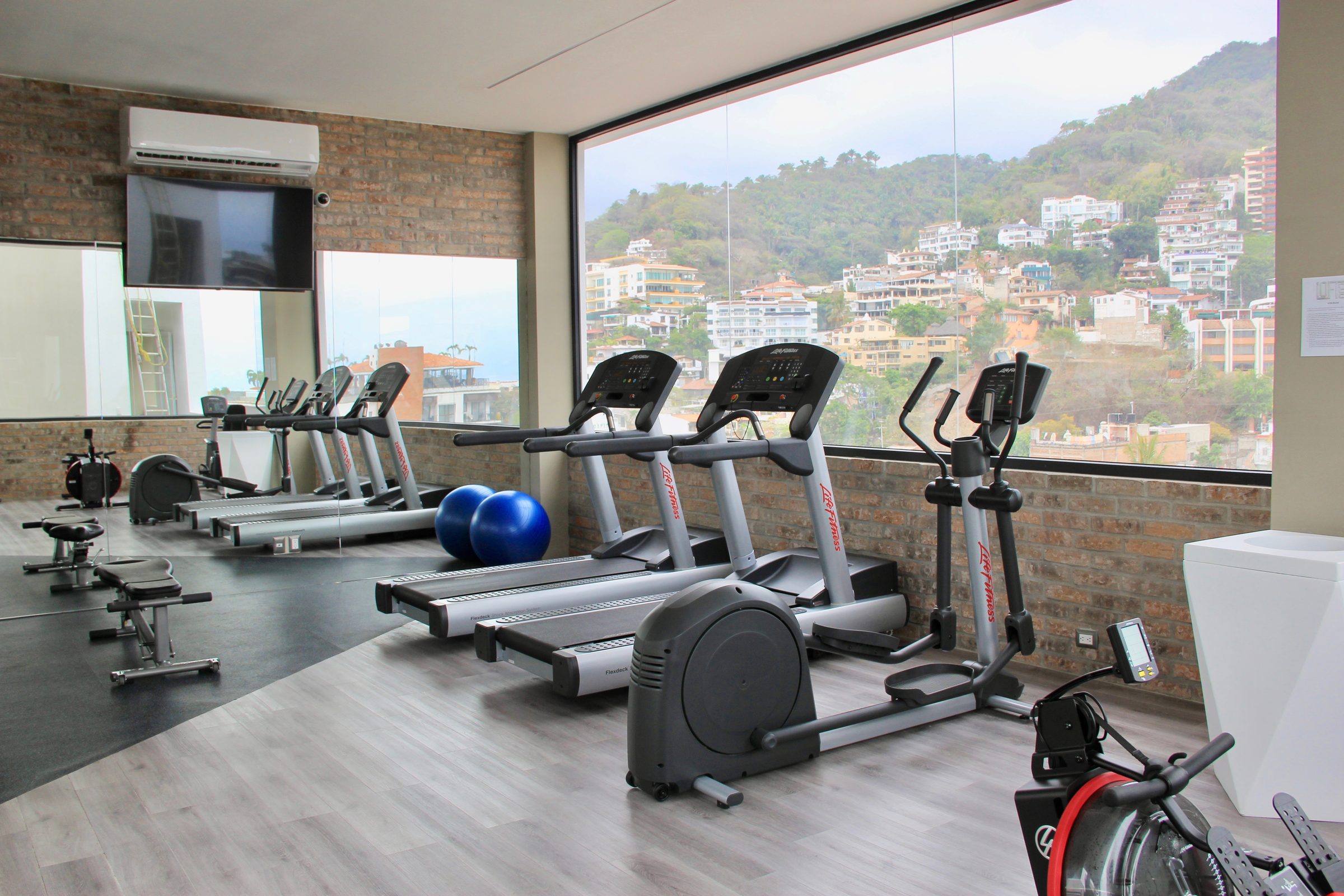 Gym01